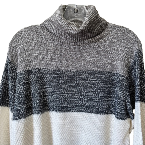 NWOT Color Block Cable Knit Turtle Neck Sweater Black/Grey/White size Small - Picture 3 of 5